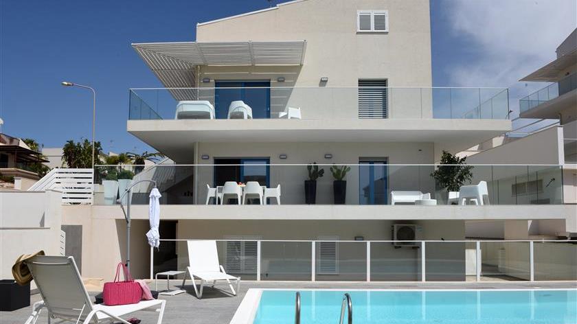 Lipari Apartment with pool